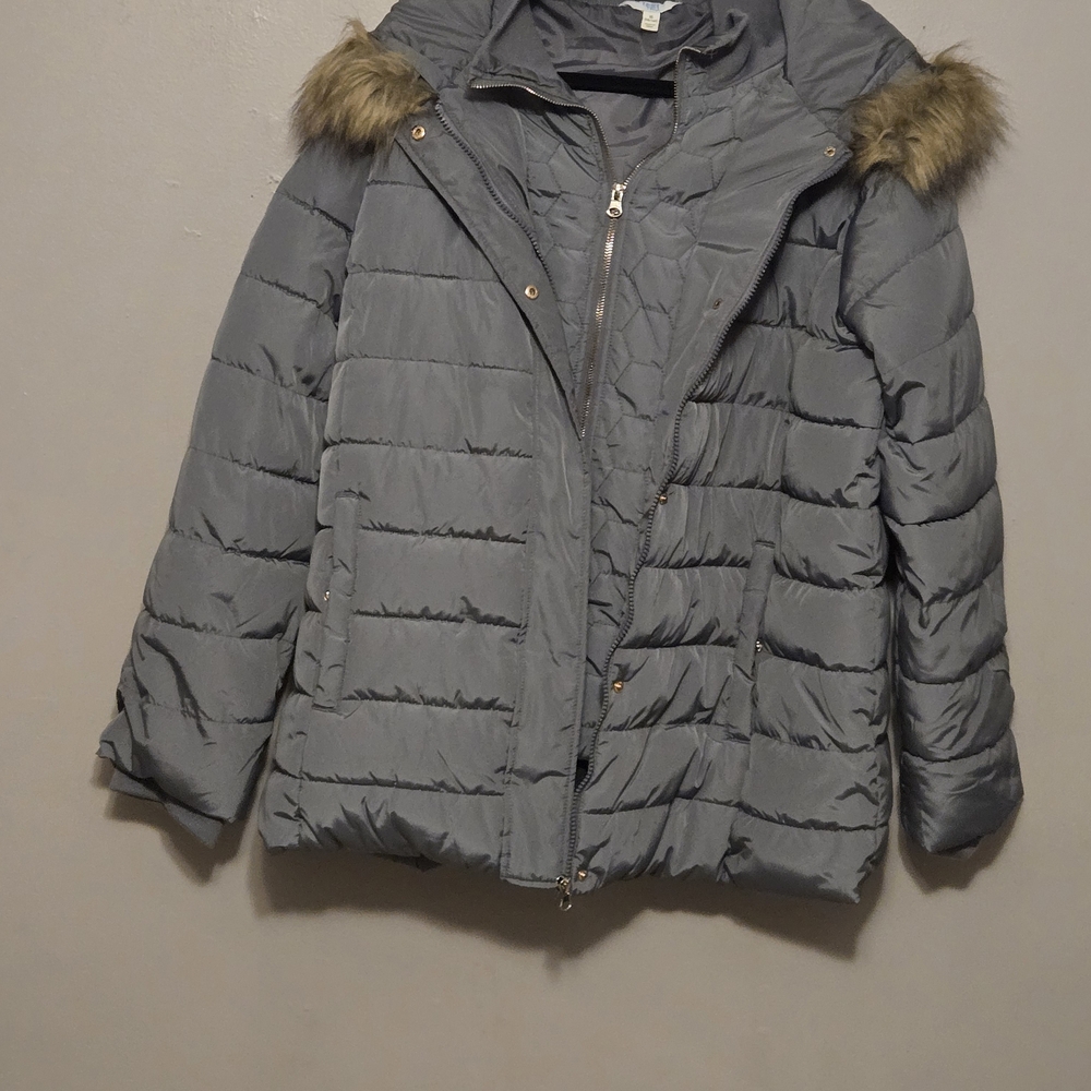 Women's Gray Puffer Jacket with Faux Fur Hood